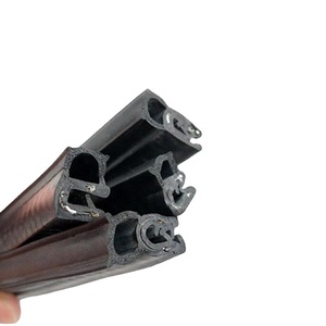 Bande de caoutchouc d'étanchéité pour portes de voiture XYST EPDM noire, résistante à la corrosion, avec option de découpe auto-adhésive - Product Image 1