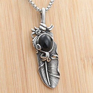 Collier pendentif plume Yunnique en acier inoxydable avec pierres turquoise, noires, bleues et rouges serties clos, bijou cadeau pour homme, perle carrée - Product Image 2