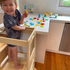 Montessori bước bằng gỗ phân có thể điều chỉnh chiều cao Toddler thường vụ học tập tháp với bảng đen - Product Image 3