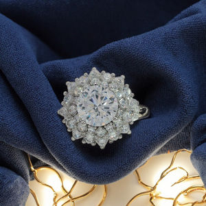 Anillo vacío de lujo con ajuste de punta de oro blanco de 18 quilates para mujer con joyería de compromiso de boda personalizable - Product Image 1