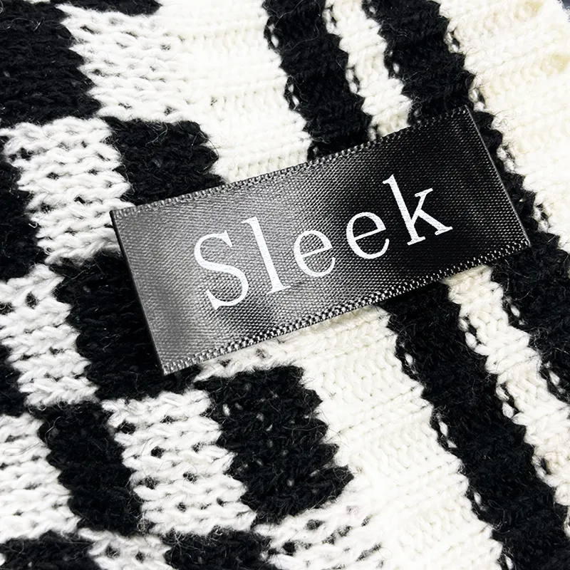Marca personalizada acessórios de vestuário poliéster pano tecido etiqueta traseira pescoço principais rótulos para camiseta