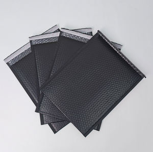 <span class=keywords><strong>Enveloppe</strong></span> de colis rose en PE-BD avec poignée imprimée personnalisée éco-compostable 10x13 emballage postal durable PE à bulles de vêtements de courrier - Product Image 1