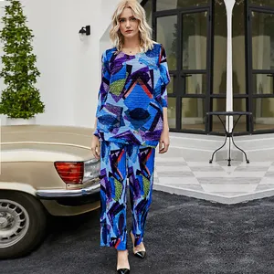 Spring and summer new fashion printing round-neck pleated women`s casual suit long-sleeved large size printing two-piece set