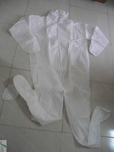 Combinaison de protection jetable d'isolation d'OEM d'usine avec la couverture de <span class=keywords><strong>CPE</strong></span> vêtements médicaux bon marché - Product Image 4