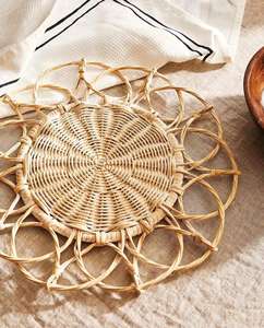 Cheap Price Classic Hand Twisted Rattan Placemat Elegant Flower <b>Table</b> <b>Mats</b> for Decorations Family Gatherings Accessory - Product Image 3