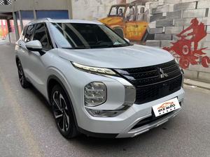 Used <strong>2023</strong> Mitsubishi Outlander 1.5T CVT SUV LHD Low Mileage For UAE Dubai Export - Product Image 3