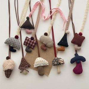 สร้อยคอตุ๊กตาเห็ดการ์ตูนผ้าสไตล์เกาหลีปี 2026 พร้อมจี้รูปมะเขือม่วงน่ารัก พกพาสะดวก ทนทาน สำหรับเด็ก พร้อมพวงกุญแจตุ๊กตาขนนุ่ม - Product Image 1