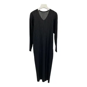 New Arrivals Elegant Autumnelegant Pleated Dress Breathable V-Neck Long-Sleeve Loose Fit Woven Fabric Various Colors Printed