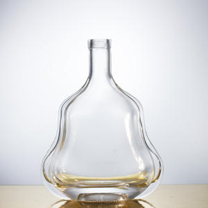Bouteilles en verre transparent de 700ml en forme de gourde de haute qualité pour vin vin rouge pour <span class=keywords><strong>Cognac</strong></span> plat Brandy XO avec type d'étanchéité de pulvérisateur à pompe - Product Image 3