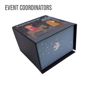 Caja Rígida Hecha a Mano con Diseño ODM, Estilo Simple y Elegante, con Ventana de PVC, Empaque Personalizado para Coordinadores de Eventos - Product Image 1