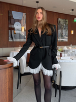 Gothic-Chic Einfarbiger Langer Strickblazer mit Einzelknopf, Schwarzer Oversize-Blazer mit Spitzenbesatz an Manschetten und Saum für Damen