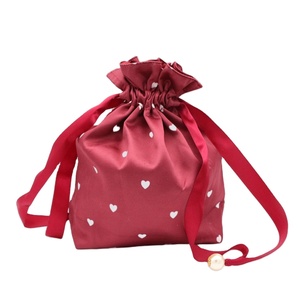 Bolsa de Regalo Navideña de Satén Rojo Suave con Logotipo Personalizado, Bolsa con Cordón para Pelucas, Paquetes de Cabello, Bolsos, Bufandas, Almohadas - Product Image 5