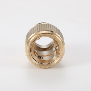 Conector Rápido de Manguera de Agua de 4 Puntos con Rosca Macho de Cobre HD para Lavado de Autos y Ducha - Product Image 3