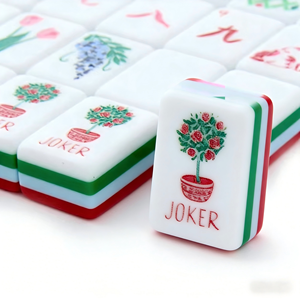 Jeu <span class=keywords><strong>de</strong></span> tuiles <span class=keywords><strong>de</strong></span> mahjong <span class=keywords><strong>en</strong></span> acrylique portable <span class=keywords><strong>de</strong></span> luxe rouge personnalisé 160 pièces avec motif chien, style américain <span class=keywords><strong>4</strong></span> couches pour divertissement familial - Product Image 2