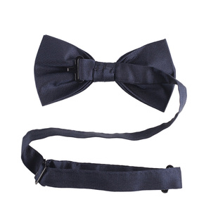 2025 vente chaude de haute qualité personnalisé <span class=keywords><strong>noeud</strong></span> <span class=keywords><strong>papillon</strong></span> nouveau Design couleur unie surdimensionné réglable <span class=keywords><strong>noeud</strong></span> <span class=keywords><strong>papillon</strong></span> 100% soie pour hommes avec Logo - Product Image 5