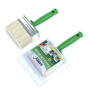 Fence paint brush with removable plastic handle