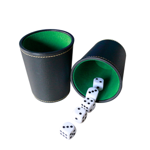 Juego de tazas de dados de polipiel con compartimento de almacenamiento, coctelera forrada de fieltro, incluye 5 dados de puntos para <span class=keywords><strong>Farkle</strong></span>/Craps/Backgammon/Bar - Product Image 1