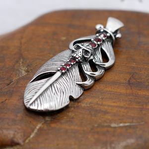<b>Titanium</b> Steel Fashion Retro Feather Skull Pendant Necklace Personality Stainless Steel Zircon Pendant Men's Jewelry Wholesale - Product Image 5