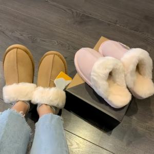 รองเท้าแตะแบบหนาพิเศษสำหรับใส่ในบ้าน ดีไซน์นุ่มสบาย หรูหรา สำหรับผู้หญิง สไตล์ฤดูหนาวและฤดูใบไม้ผลิ ยี่ห้อ Uggs แบบสั่งทำพิเศษ - Product Image 2