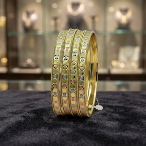 Brazaletes formados chapados en oro de 3 tonos al por mayor, juego de brazaletes de varios tonos, brazaletes dorados de 3 tonos, brazaletes de latón rellenos de oro tricolor. - Product Image 3
