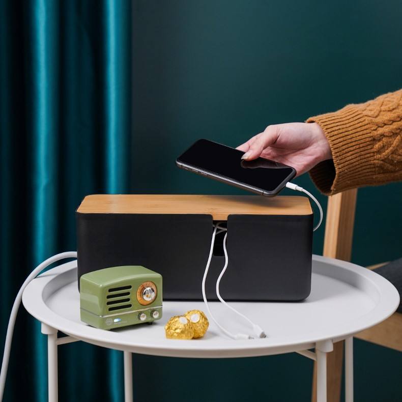 Boîte de rangement pour multiprise noire