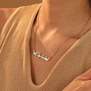 Custom popolare ciondolo farfalla in acciaio inox lettere nome collana di moda ragazza - Product Image 1