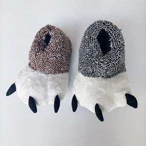 Pantofole da zampa in velluto di pelliccia sintetica Unisex Super morbide da donna per interni invernali pantofole in cotone peluche con artiglio di orso carino per bambini ragazzi - Product Image 5