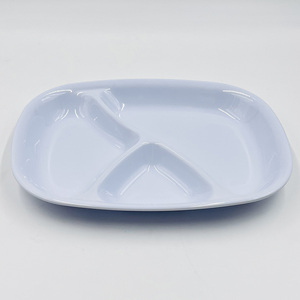 <span class=keywords><strong>Assiette</strong></span> carrée en mélamine 3 compartiments <span class=keywords><strong>Blanche</strong></span> <span class=keywords><strong>Neige</strong></span> pour buffet, restaurants et fêtes - Product Image 1