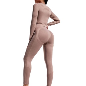 Ensemble de yoga de style nouveau 2024, vêtements de fitness hautement élastiques, vêtements de sport de gym sans couture, près du corps, ensemble de yoga sexy - Product Image 4