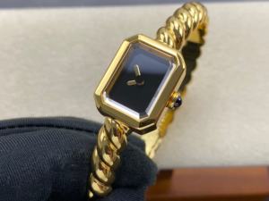 New Luxury Super Quality Waterproof <b>Women's</b> <b>Watch</b> 21mm Quartz Movement Fashionable Classic <b>Women</b> <b>Watch</b> - Product Image 3