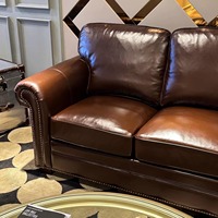 Canapé en cuir de créateur vintage français pour trois personnes, cire à l'huile de luxe légère pour meubles de salon
