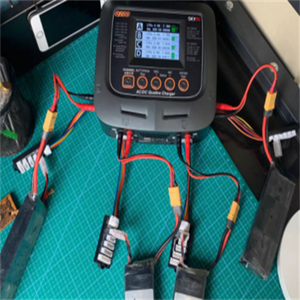 SkyRC Q200 QUATTRO AC/DC 2X100W 2X50W <span class=keywords><strong>Lipo</strong></span> 지능형 배터리 밸런스 충전기 방전기 <span class=keywords><strong>Lipo</strong></span>/LiHV/리튬 철/이온 DIY - Product Image 5