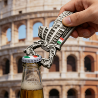 Pembuka Botol Bertema Colosseum Roma Italia, Relief Tiga Dimensi, Perak Antik Berlapis Elektroplating, Suvenir Pariwisata Romawi.