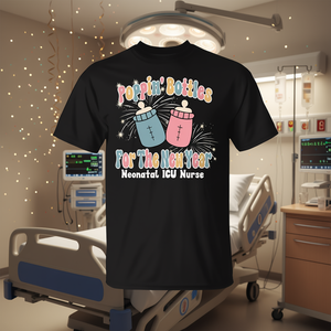 Camiseta Poppin Bottles For The New Year para enfermera del servicio de cuidados intensivos neonatales - Product Image 3