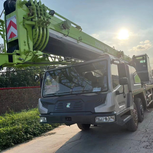 Grúa sobre Camión Zoomlion ZTC350H de 35 Toneladas Usada de Alta Calidad, Elevación Segura, Estructura Confiable para Trabajos de Infraestructura - Product Image 1