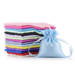 Petite pochette à bijoux en satin 8x10cm, sac cadeau recyclable noir avec cordon de serrage pour Noël, mariages - Product Image 2