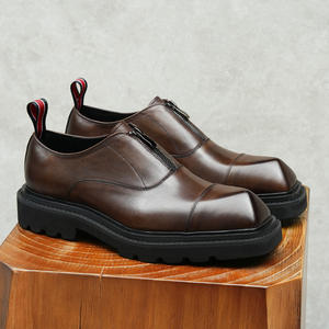 Nouvelles chaussures en cuir de haute qualité pour hommes, bottes Chelsea conçues en Italie. Vente en gros et personnalisation disponibles. - Product Image 4