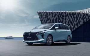 Dongfeng M4 HEV, Vehículo Eléctrico Híbrido MPV, Deportivo y Elegante, Ahorro de Energía, Autonomía de 201-300 km, Motor de 50-100 KW, Batería de Litio de 50-70 kWh - Product Image 5