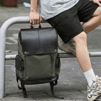 Sac à dos élégant pour ordinateur portable avec rabat, logo personnalisable disponible, résistant à l'eau, multiples poches de rangement pour les trajets professionnels