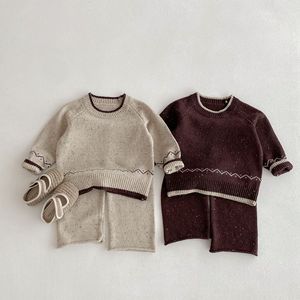 2025 nuovo stile coreano Casual <span class=keywords><strong>abbigliamento</strong></span> per bambini <span class=keywords><strong>autunno</strong></span> <span class=keywords><strong>inverno</strong></span> Pullover a maniche lunghe da ragazza maglione in cotone lavorato a maglia Set due pezzi - Product Image 4