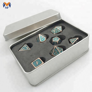 Nuovo Set di Dadi in Metallo Personalizzato di Alta Qualità con Design Gatto Viola, Colore Rame in Lega di Zinco con Numeri Neri per Giochi D&D - Product Image 3