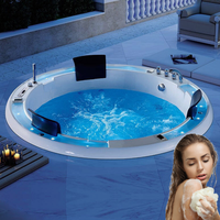 Baignoire ronde Jaczy en acrylique pour 3 personnes, 1.8m, avec hydro-thérapie, design moderne, baignoires à remous, caractéristiques intégrées.