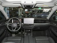 V-M Turbo Light Interior 2025 Berline d'affaires exécutive R18 Transmission automatique Conduite à gauche Nouvelle Confortable pour les trajets quotidiens