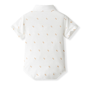 Catpapa Vente en gros Ensemble 3 pièces pour bébés garçons, style gentleman, comprenant Body imprimé triangle, Short à bretelles kaki et Nœud papillon, Tenue de baptême - Product Image 4