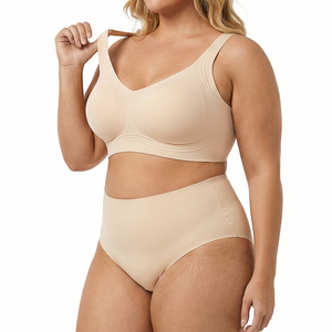 Set Reggiseno e Slip Plus Size Disponibile in Magazzino, Set Intimo Traspirante Senza Cuciture di Alta Qualità - Product Image 2