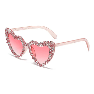 Gafas de Sol Retro 2025 con Marco de Perlas en Forma de Corazón, Gafas de Moda Rosadas para Mujer, Gafas de Sol Cat Eye para Hombre, Lentes de Playa con Protección UV400 - Product Image 3