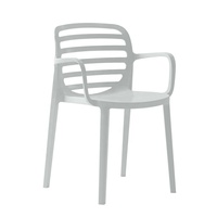 Chaise empilable moderne en plastique bon marché chaise de salle à manger de restaurant chaise en plastique de café de stockage de transport facile
