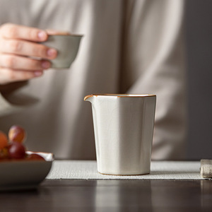 Taza de Té Cuadrada de Cerámica Ru Kiln, Porcelana Beige, Juego de Té Kung Fu, Accesorios para el Té de la Tarde - Product Image 3