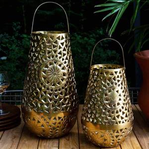 El Mejor Precio Exclusivo para lámpara de farol de vela de diseño en relieve de aluminio dorado antiguo, la última mesa de decoración del hogar hecha de Metal - Product Image 3