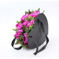 Meilleure vente boîte-cadeau de fleurs portable en forme de coeur seau d'arrangement à la mode en carton élégant câlin stockage pour fleurs